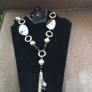 Paparazzi-DJJ Necklace 3 with matching earrings.